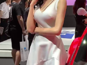 车模小姐姐260108